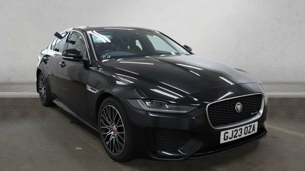 Jaguar XE 2L R-dynamic S Black