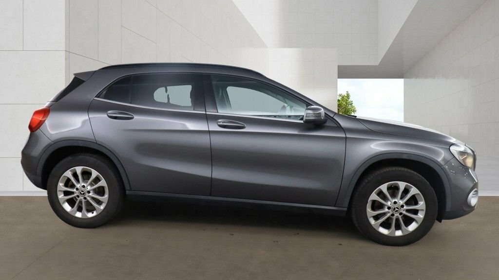 Mercedes-Benz GLA Class 1.6L Se Grey #4