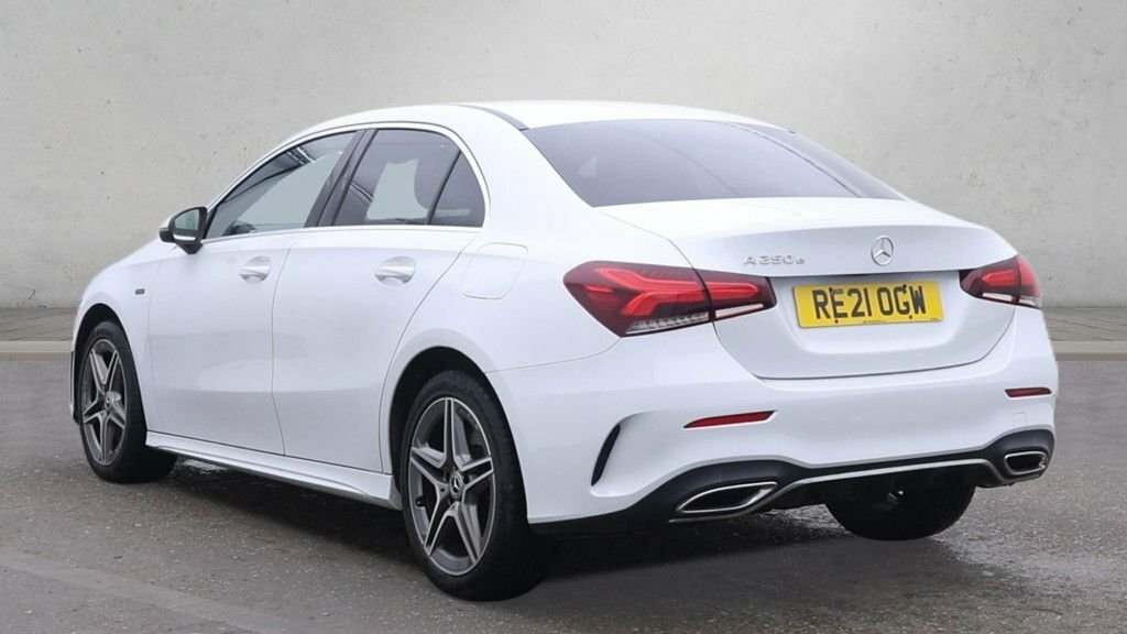 Mercedes-Benz A Class 1.3L Amg Line White #3