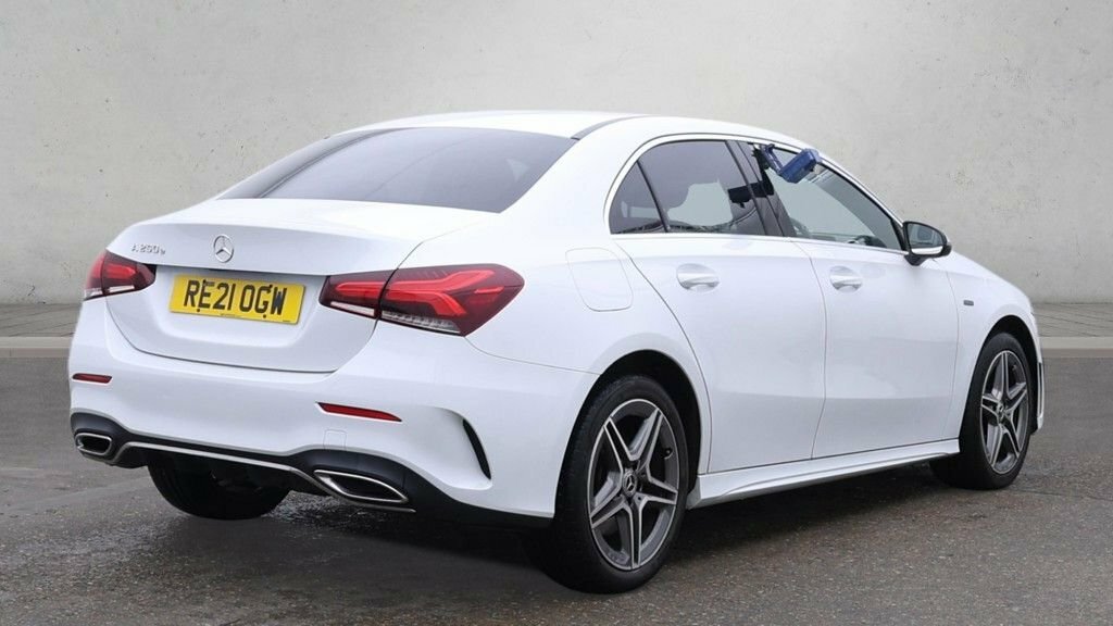 Mercedes-Benz A Class 1.3L Amg Line White #2
