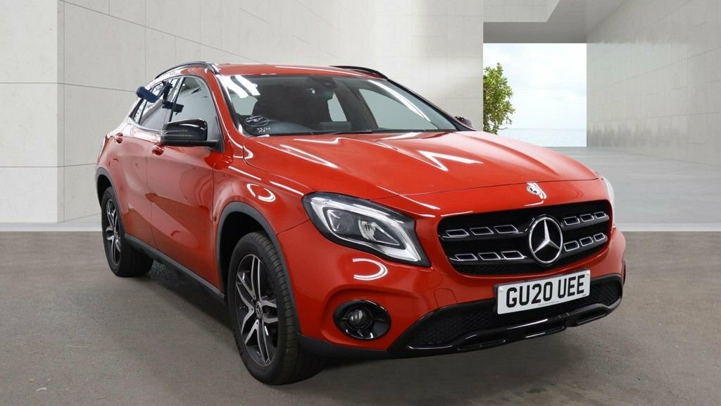Mercedes-Benz GLA Class 1.6L Urban Edition Red