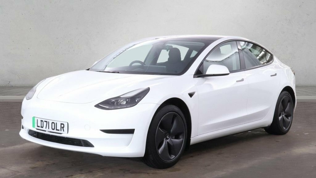 Tesla Model 3 Saloon White #4