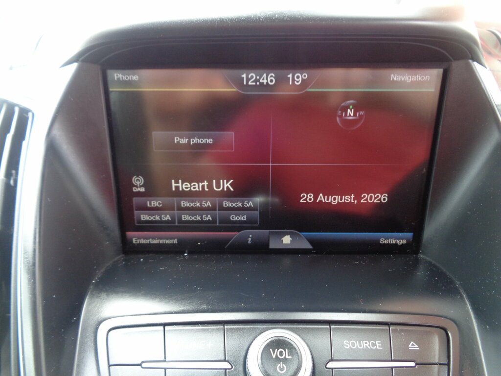 Ford C-Max Titanium White #9