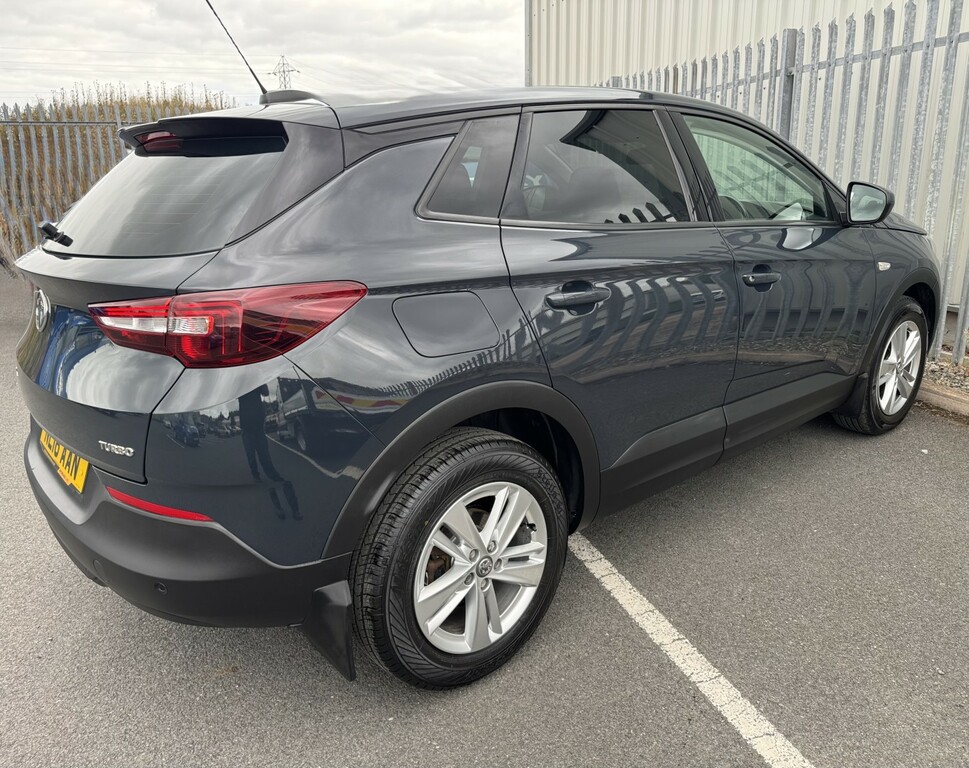Vauxhall Grandland X Suv Se 1.2 Turbo 2018 NL18AAN Green #5