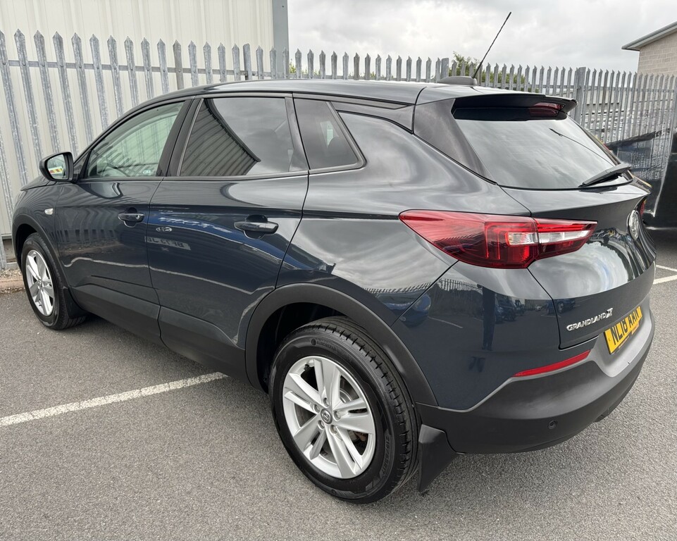 Vauxhall Grandland X Suv Se 1.2 Turbo 2018 NL18AAN Green #4