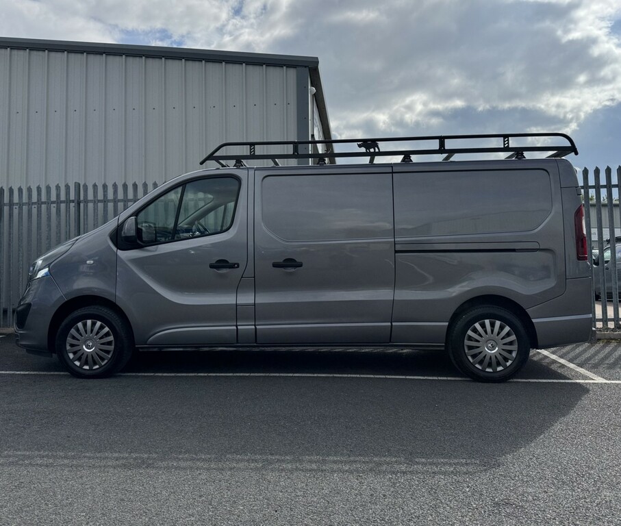 Vauxhall Vivaro Panel Van White #8