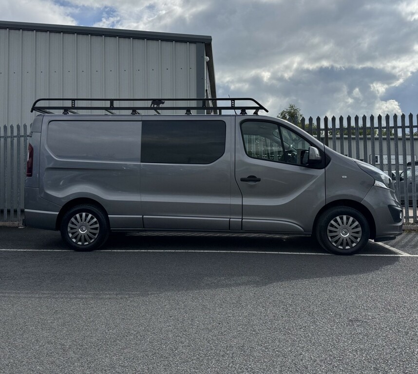 Vauxhall Vivaro Panel Van White #7