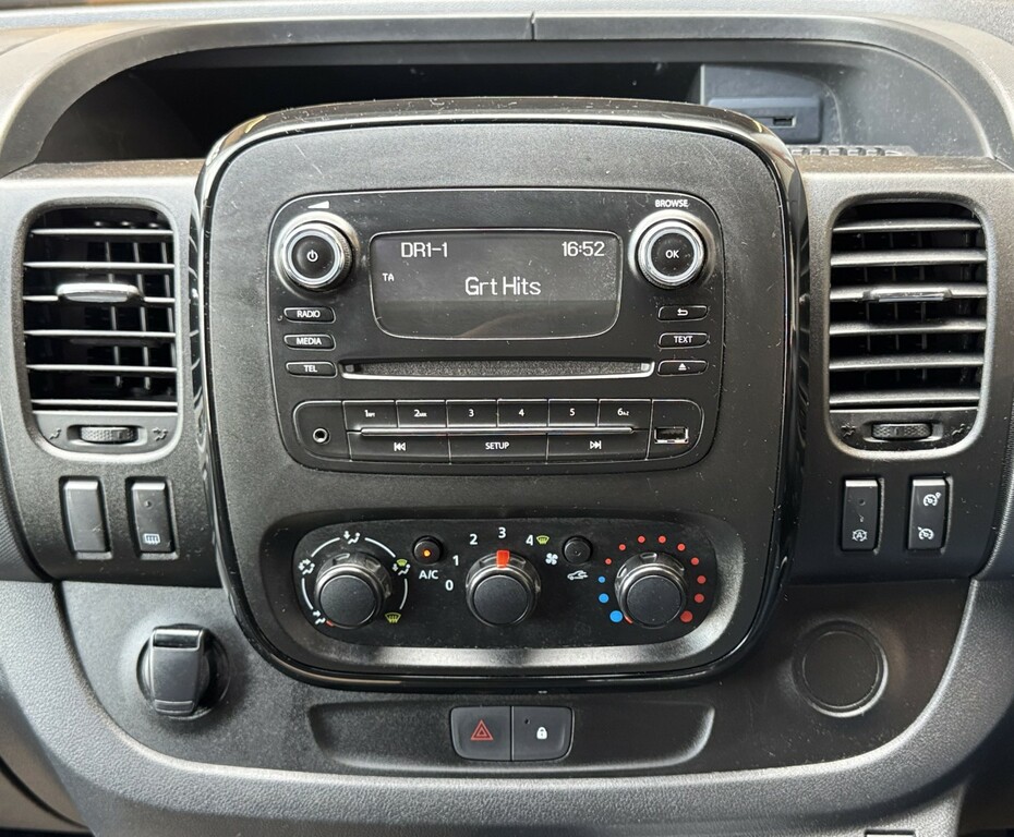 Vauxhall Vivaro Panel Van White #15