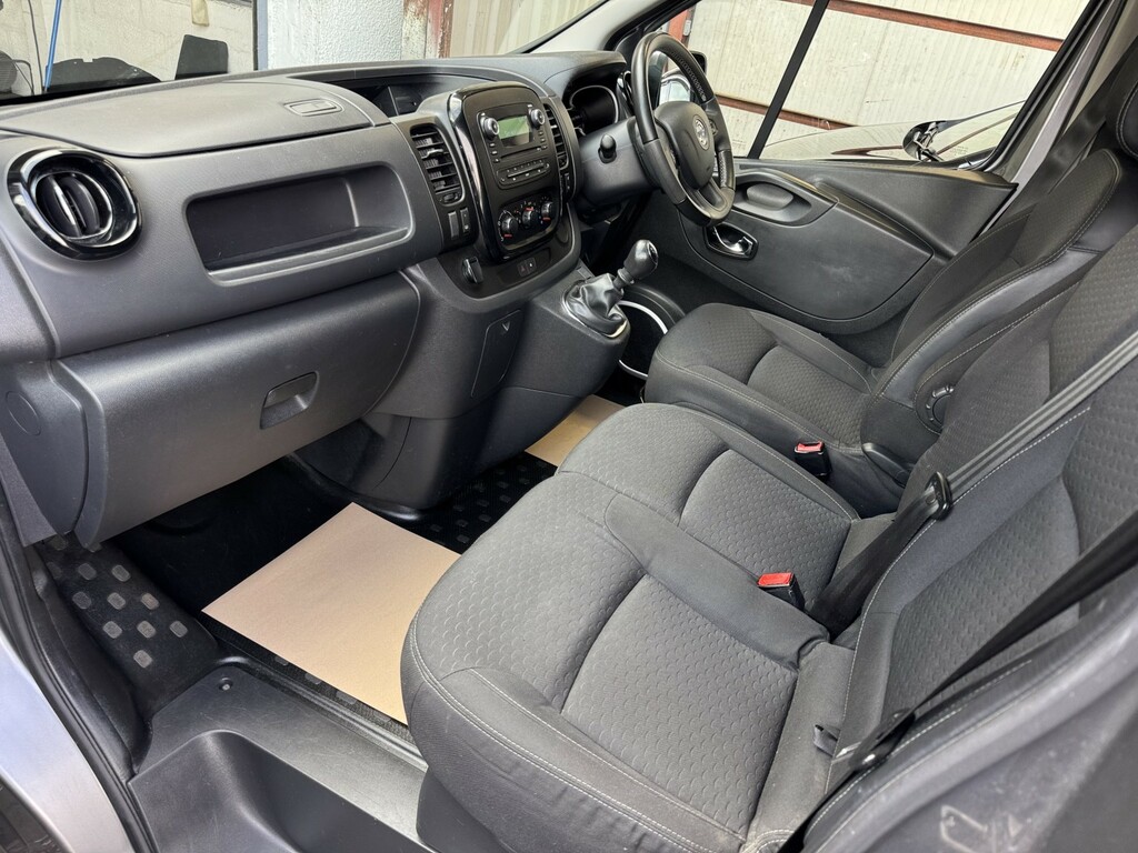 Vauxhall Vivaro Panel Van White #10