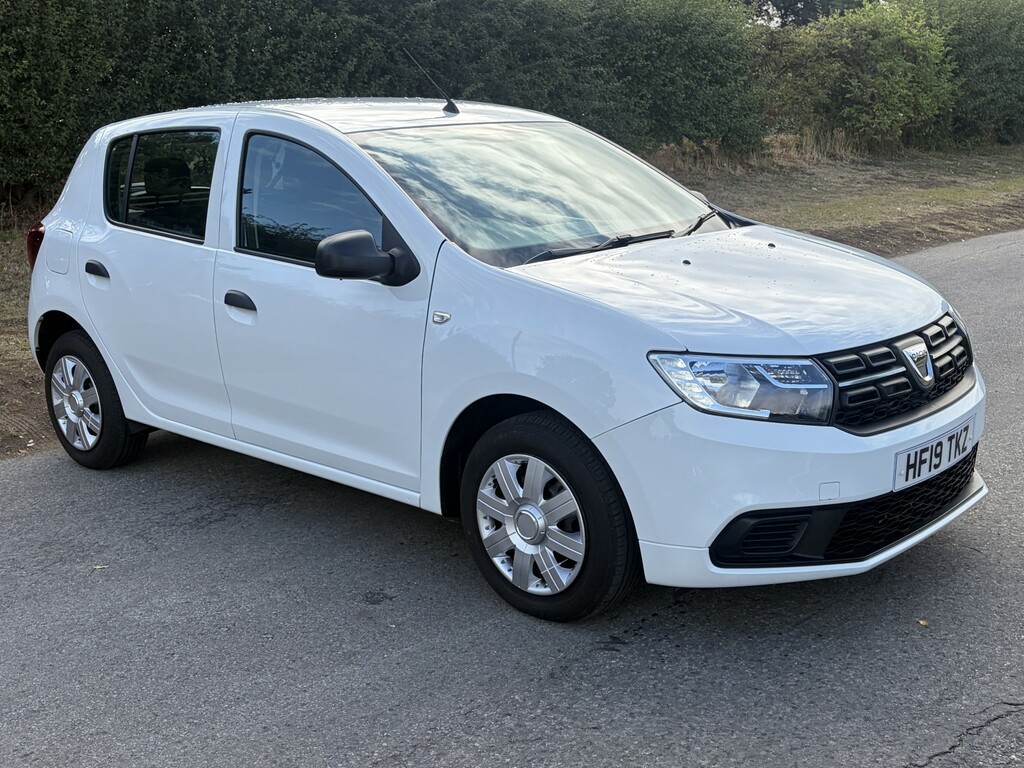 Dacia Sandero Hatchback 1.0 Essential Sce 75 My18 2019 HF19TKZ White #3