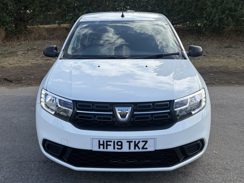 Dacia Sandero Hatchback 1.0 Essential Sce 75 My18 2019 HF19TKZ White #2