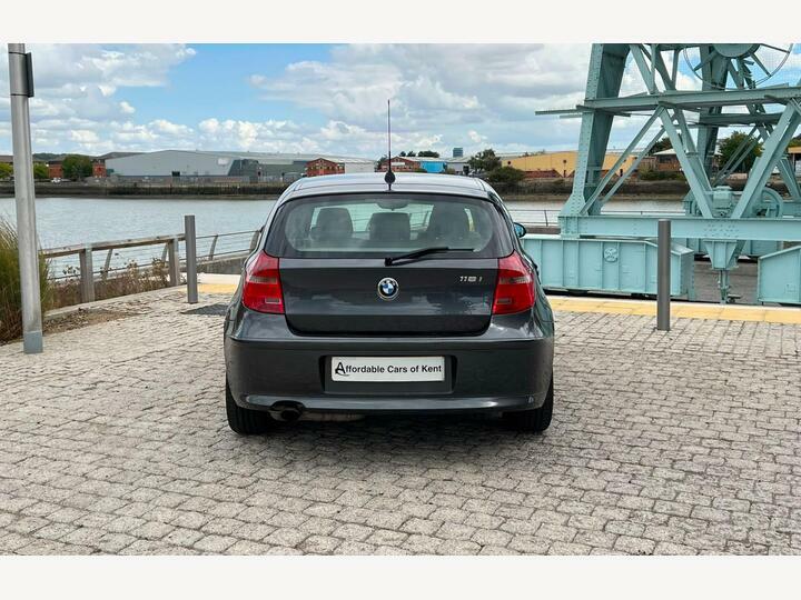 BMW 1 Series Hatchback Black #7