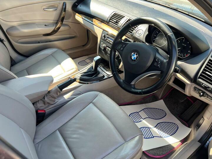 BMW 1 Series Hatchback Black #10