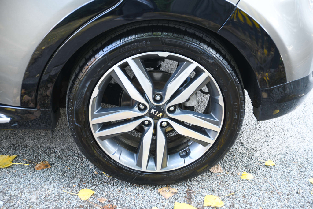 Kia Soul Hatchback Silver #34