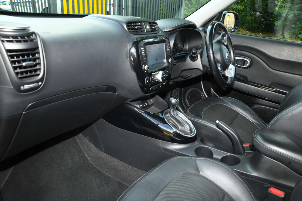 Kia Soul Hatchback Silver #10