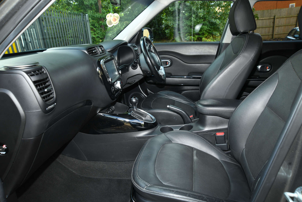 Kia Soul Hatchback Silver #11