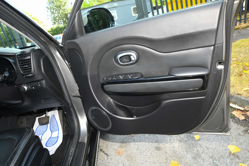 Kia Soul Hatchback Silver #31