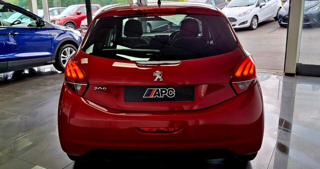 Peugeot 208 2017 1.2 Puretech Allure Hatchback Manu Red #4