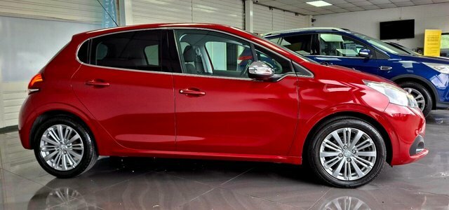 Peugeot 208 2017 1.2 Puretech Allure Hatchback Manu Red #6