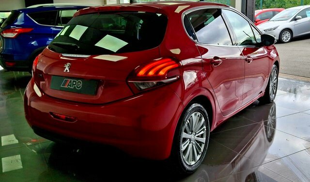 Peugeot 208 2017 1.2 Puretech Allure Hatchback Manu Red #5