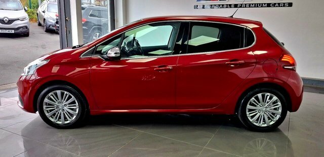 Peugeot 208 2017 1.2 Puretech Allure Hatchback Manu Red #2