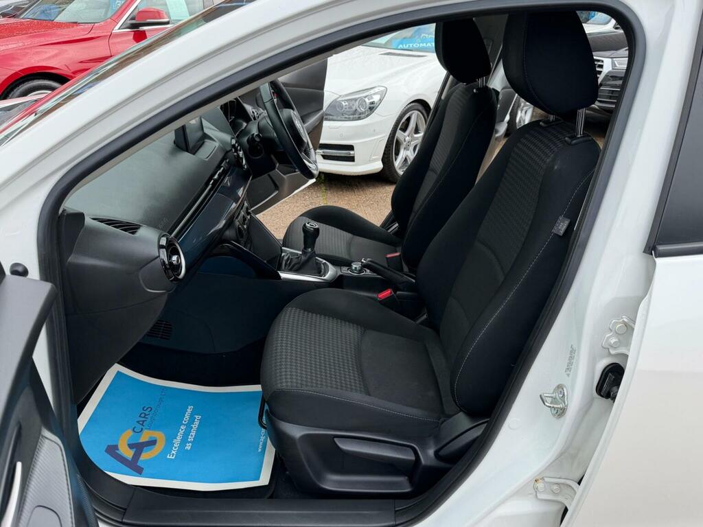 Mazda 2 Hatchback 1.5 Skyactiv-g Se-l Nav Euro 6 Ss YP67TKE White #4