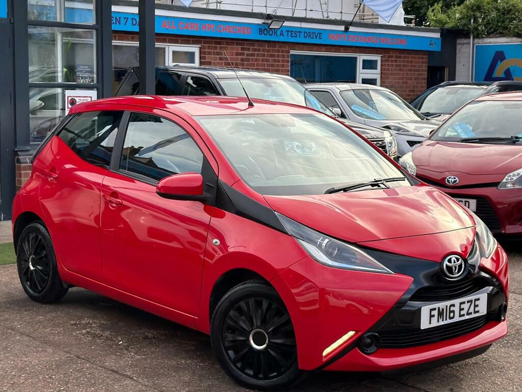 Toyota Aygo Hatchback 1.0 Vvt-i X-play Euro 6 201616 Red
