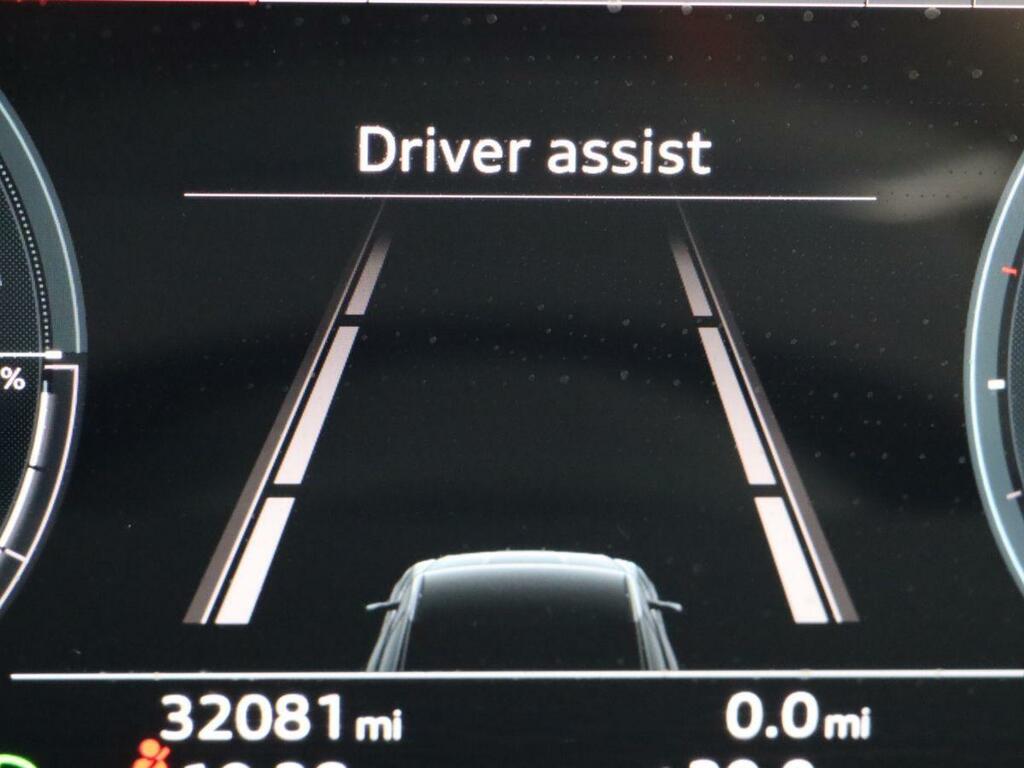 Audi E-tron Black Edition Black #25