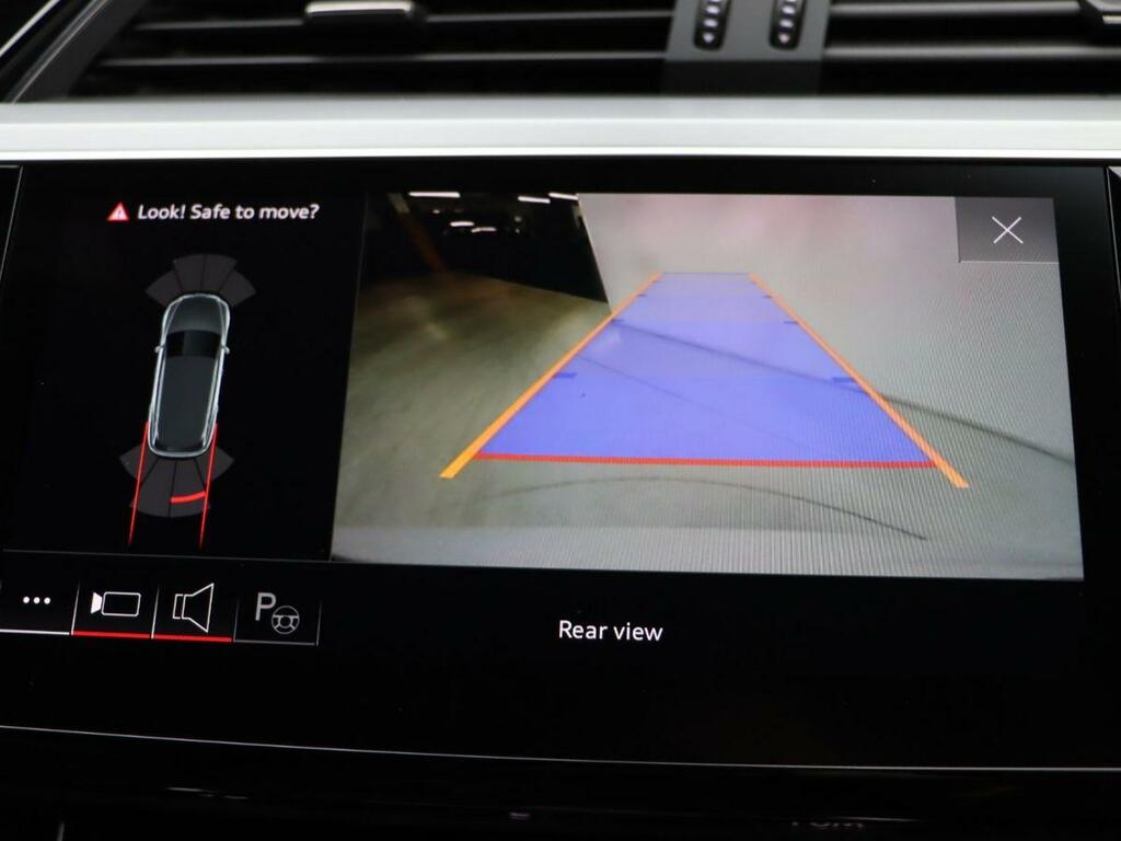 Audi E-tron Black Edition Black #16