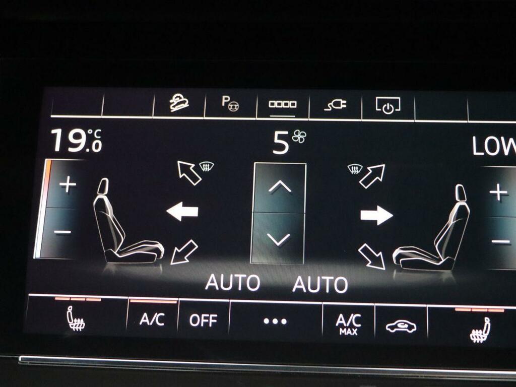 Audi E-tron Black Edition Black #28