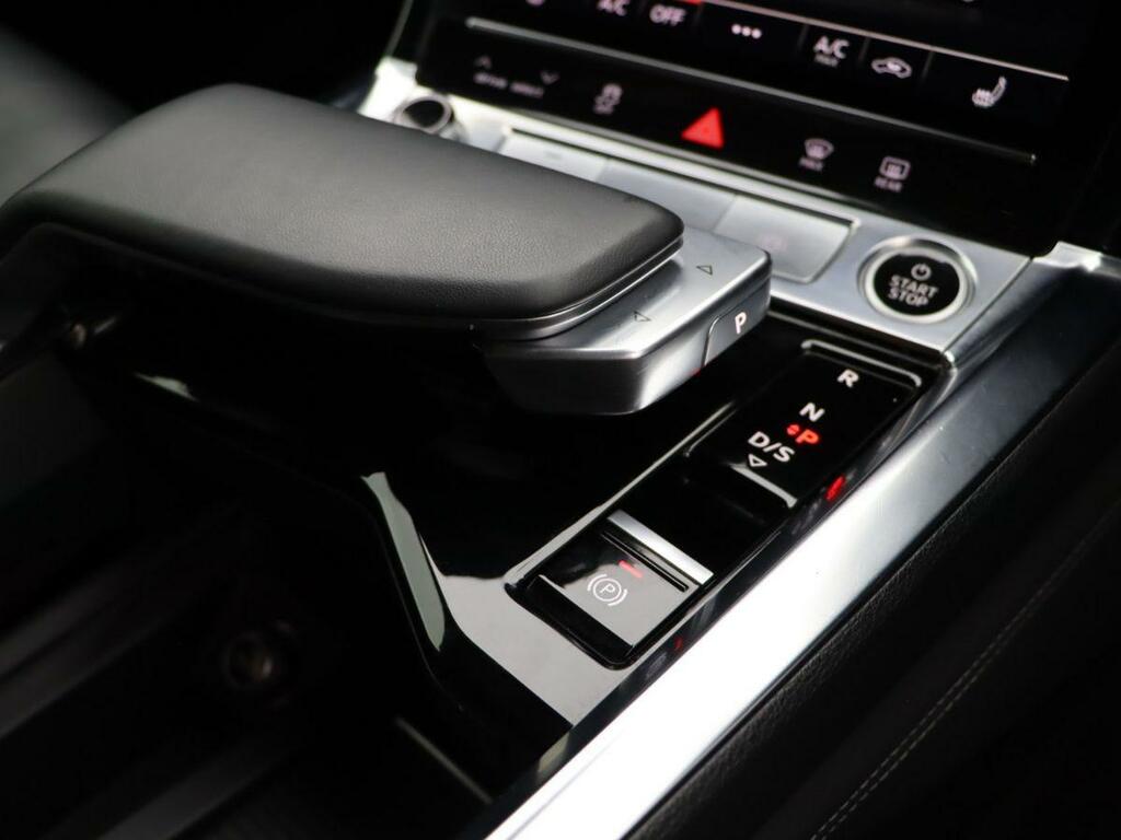 Audi E-tron Black Edition Black #17