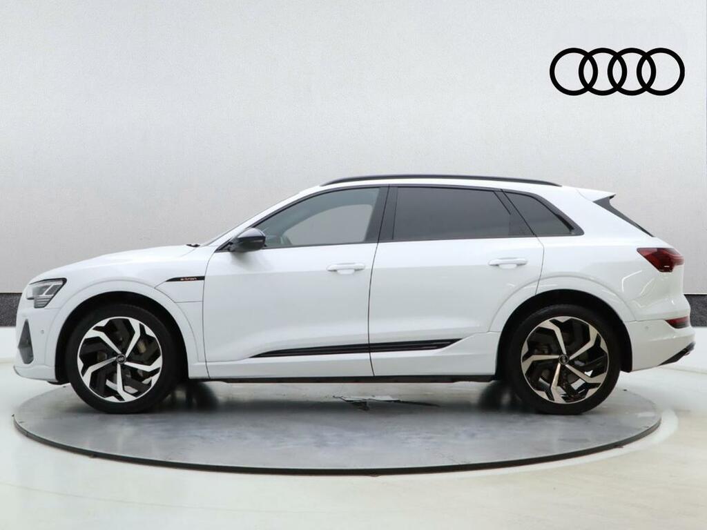 Audi E-tron Black Edition Black #12