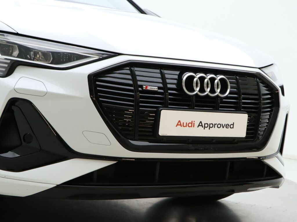 Audi E-tron Black Edition Black #30