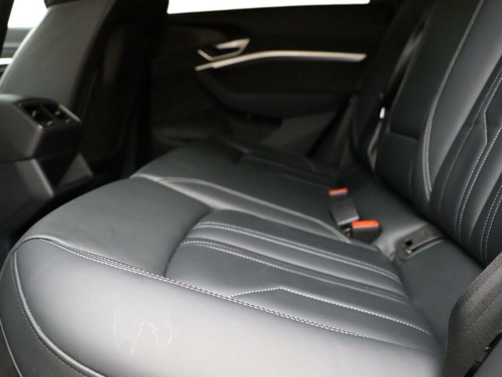 Audi E-tron Black Edition Black #11