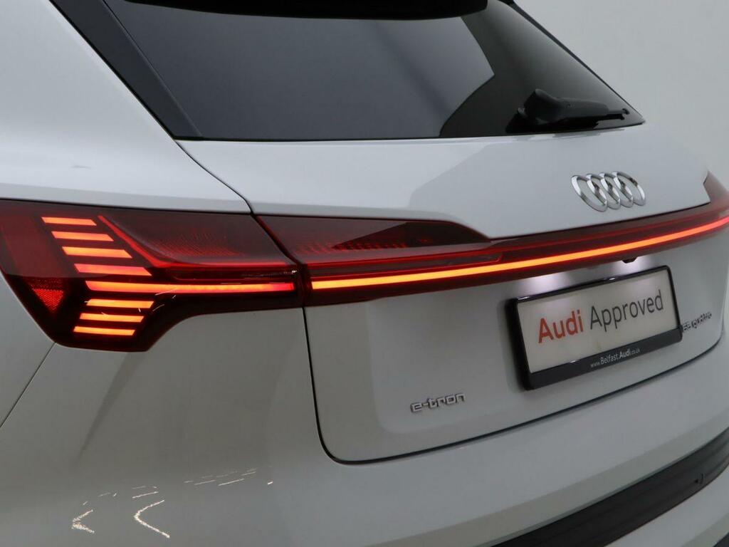Audi E-tron Black Edition Black #20