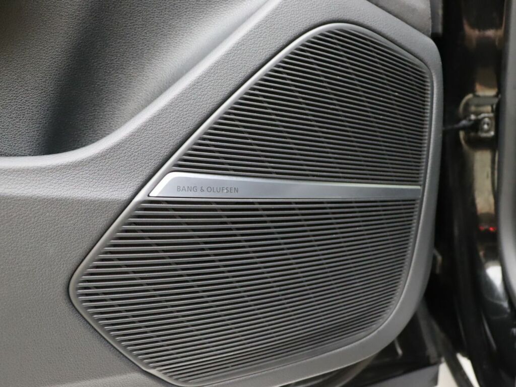 Audi Q8 55 Tfsi Quattro S Line Tiptronic Leather Black #33
