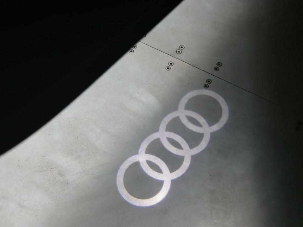Audi Q8 55 Tfsi Quattro S Line Tiptronic Leather Black #40