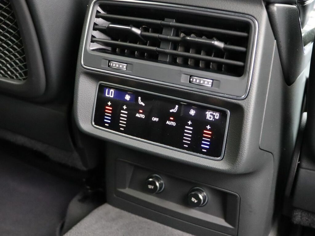 Audi Q8 55 Tfsi Quattro S Line Tiptronic Leather Black #37