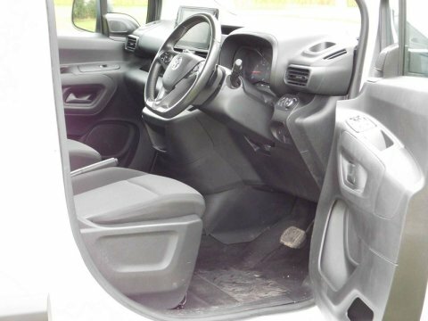 Vauxhall Combo 1.5 Turbo D White #3