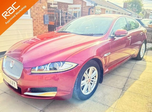Jaguar XF 2.2D Luxury Saloon Red