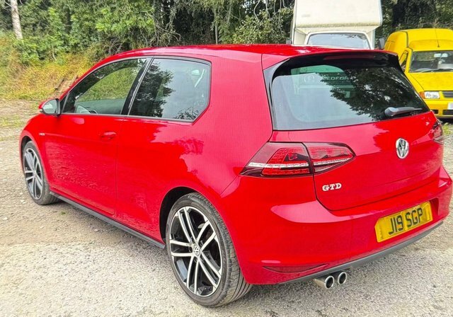 Volkswagen Golf 2.0 Tdi Bluemotion Tech GN14GVY Red #4