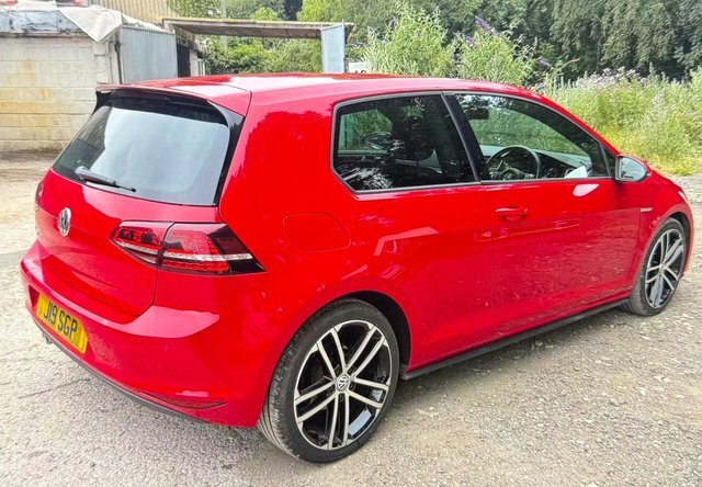 Volkswagen Golf 2.0 Tdi Bluemotion Tech GN14GVY Red #2