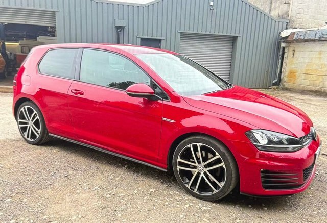 Volkswagen Golf 2.0 Tdi Bluemotion Tech GN14GVY Red #3