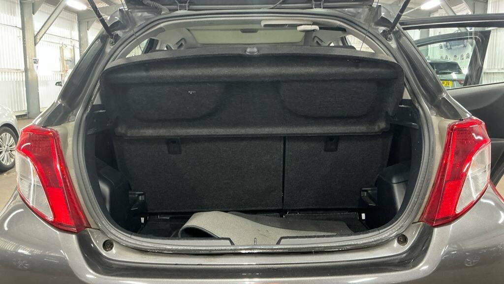 Toyota Yaris 1.3 Tr 5-Door Low Mileage Full Service History Black #9
