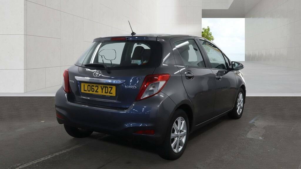 Toyota Yaris 1.33 Vvt-i T Spirit Multidrive S LO62YDZ Grey #4