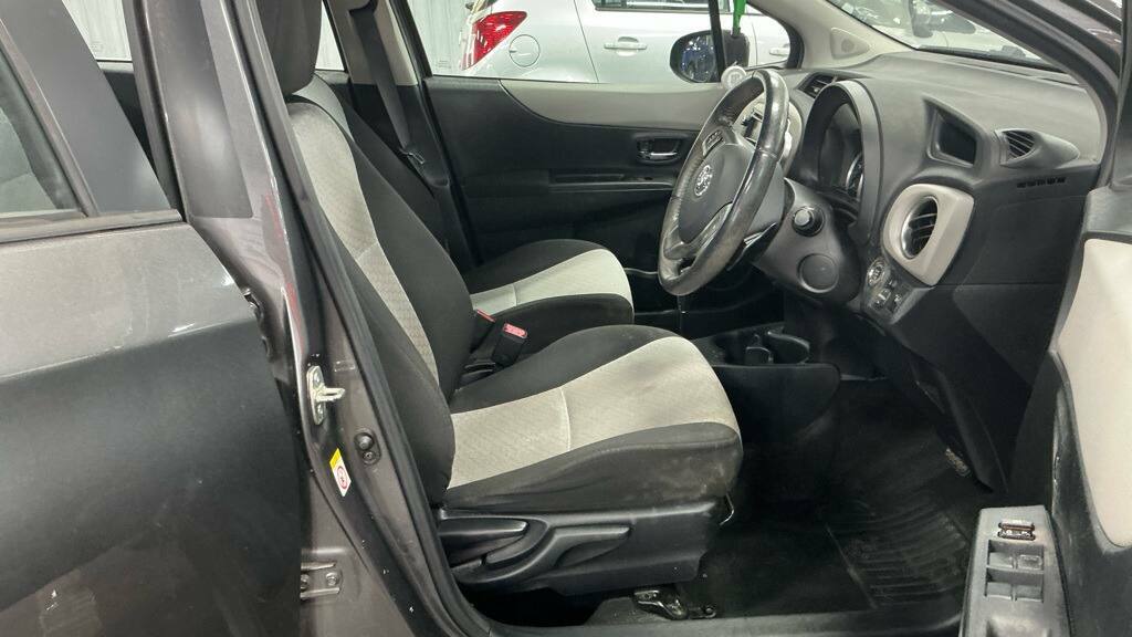 Toyota Yaris 1.3 Tr 5-Door Low Mileage Full Service History Black #11