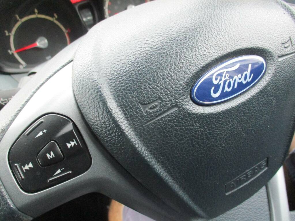 Ford Fiesta Hatchback Red #16