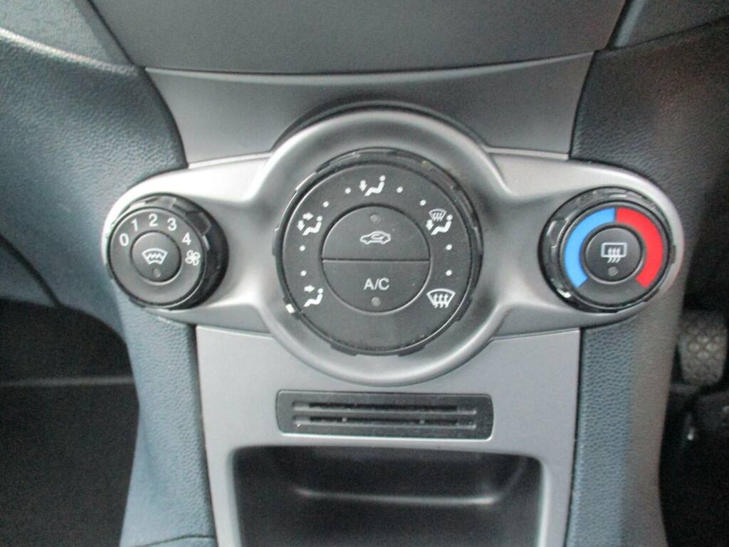 Ford Fiesta Hatchback Red #15