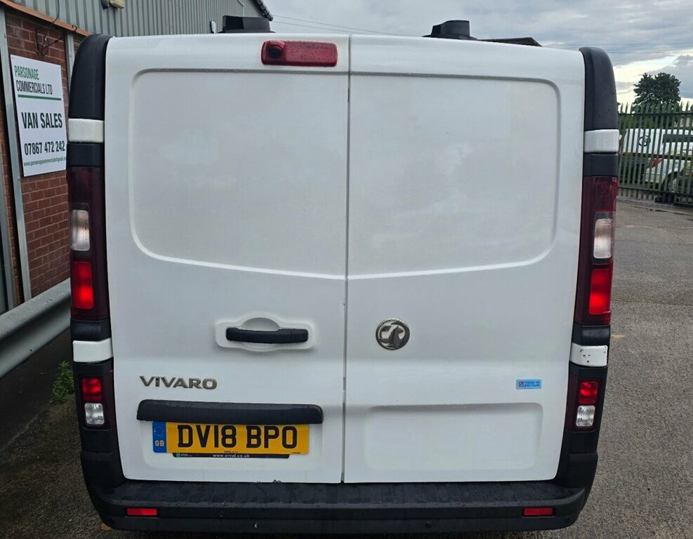 Vauxhall Vivaro Mpv DV18BPO White #6