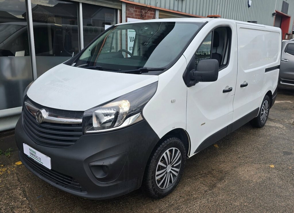 Vauxhall Vivaro Mpv DV18BPO White #3